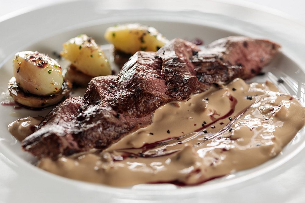 Solomillo de venado con salsa de castañas