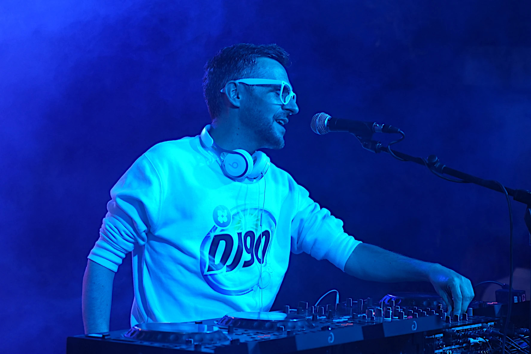 DJ 90
